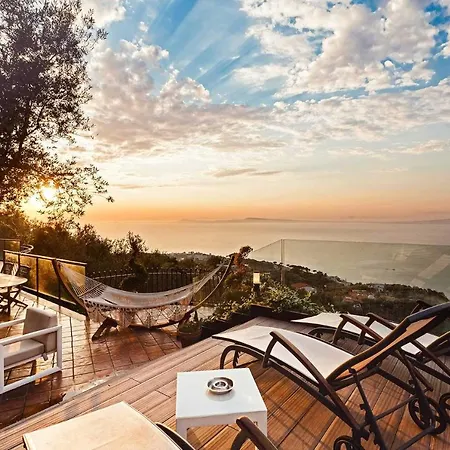 Davide Villa Sorrento